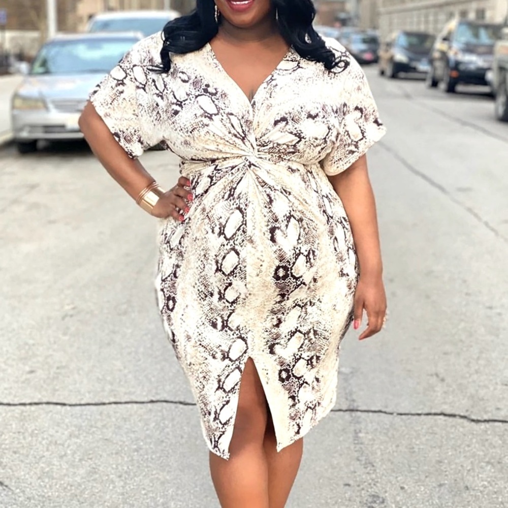 Not hiss girl, snake print midi dress size 2x